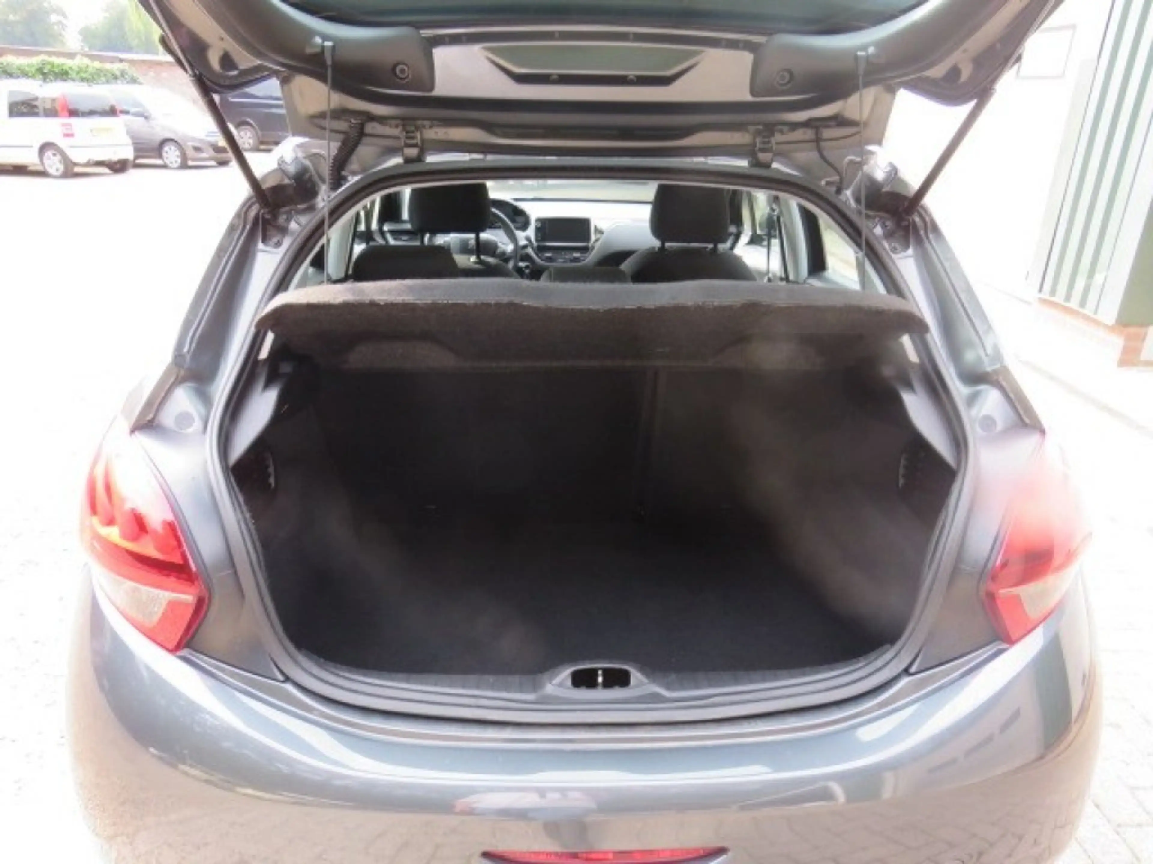 Peugeot 208 1.2 PURETECH ACTIVE — photo 18