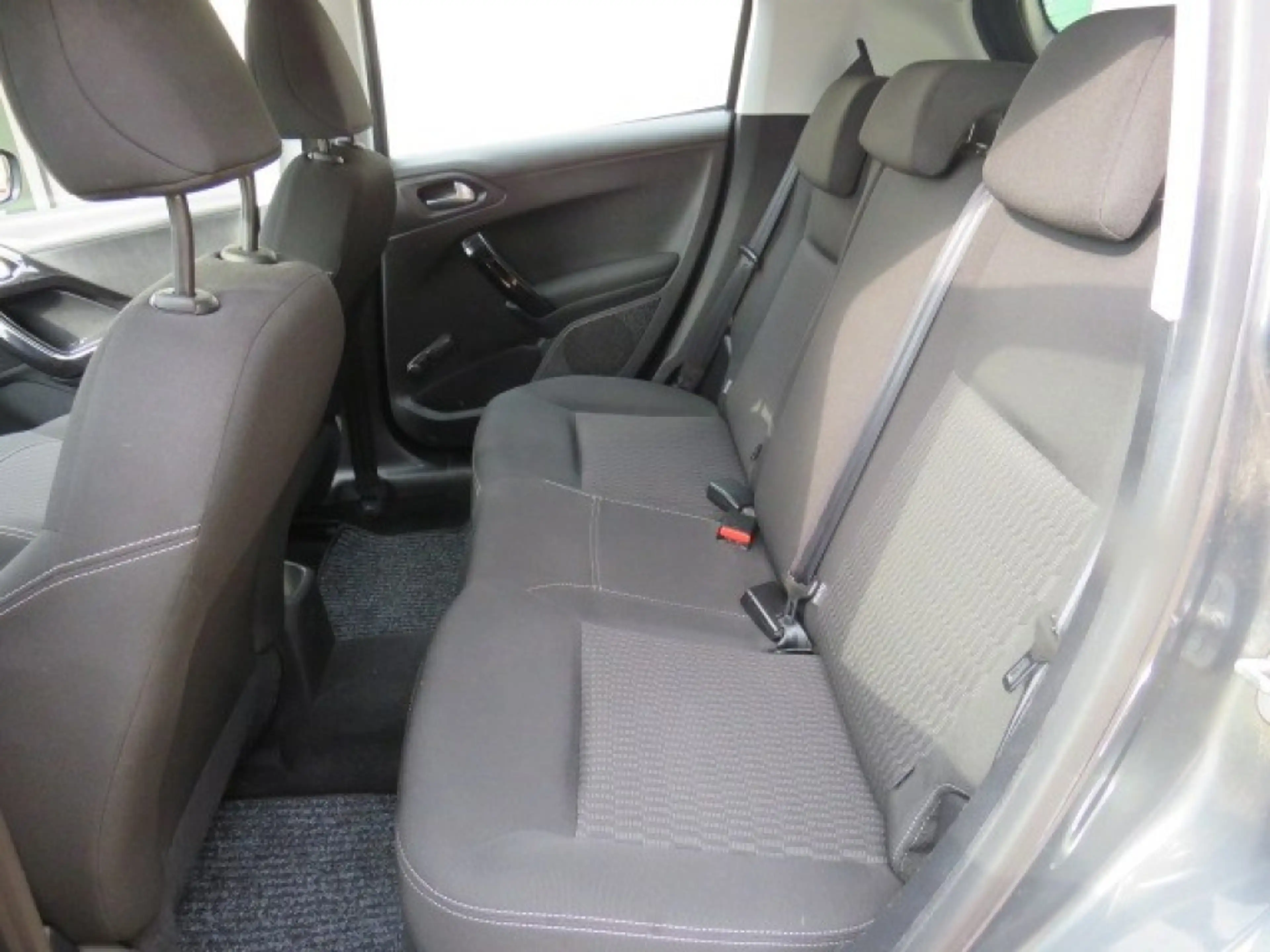 Peugeot 208 1.2 PURETECH ACTIVE — photo 15
