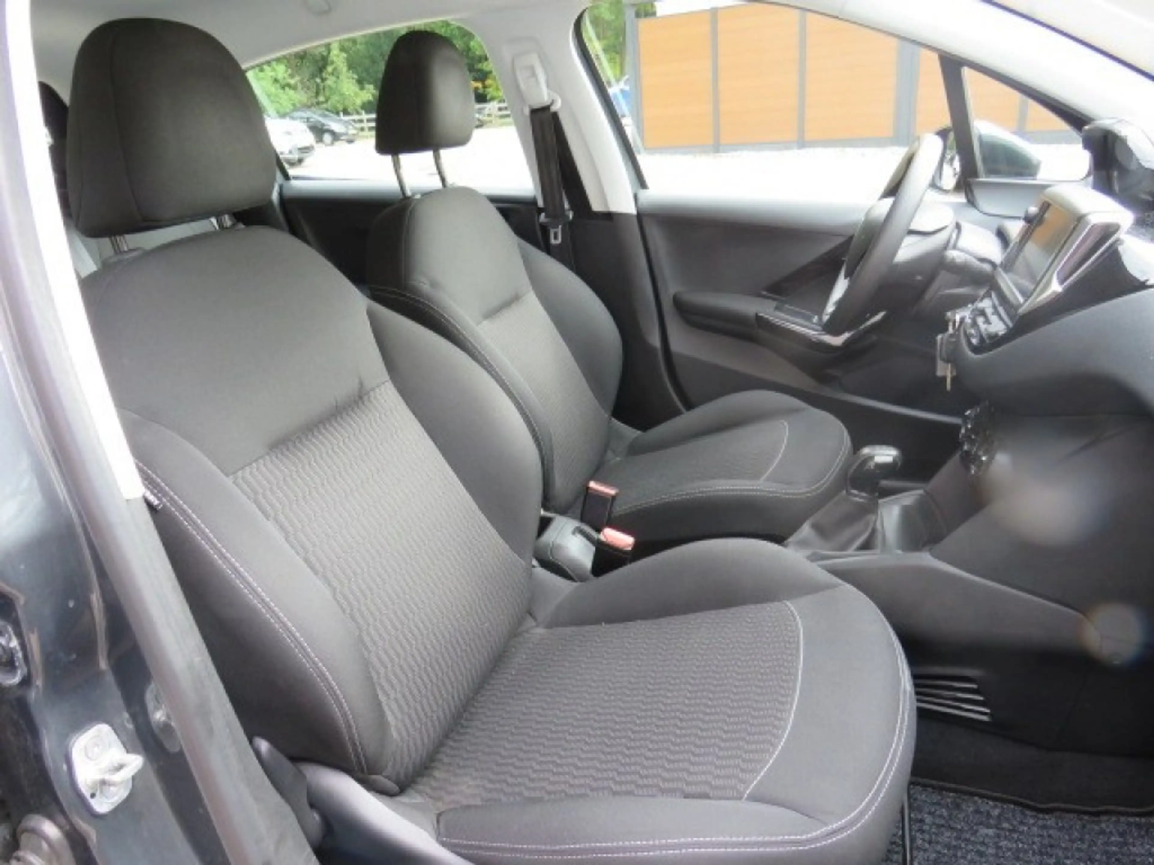 Peugeot 208 1.2 PURETECH ACTIVE — photo 14