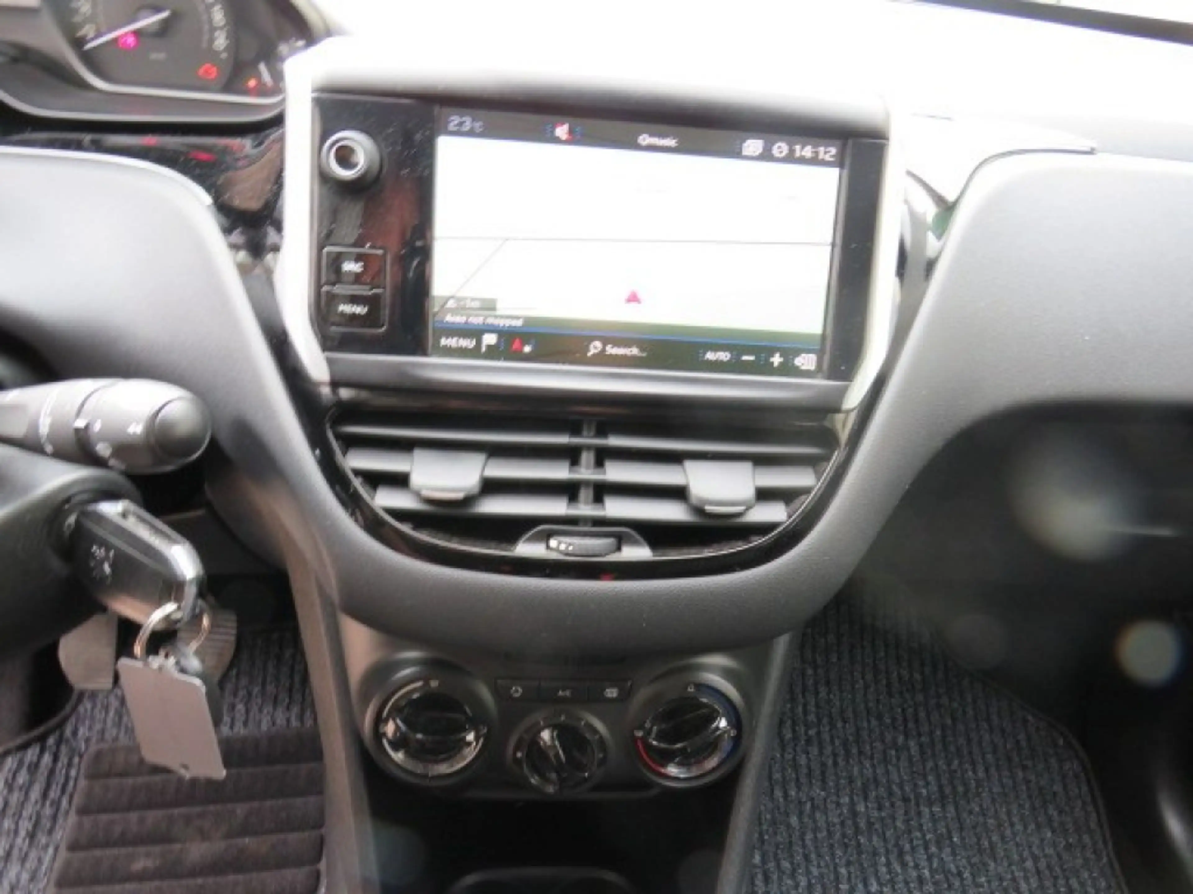Peugeot 208 1.2 PURETECH ACTIVE — photo 11