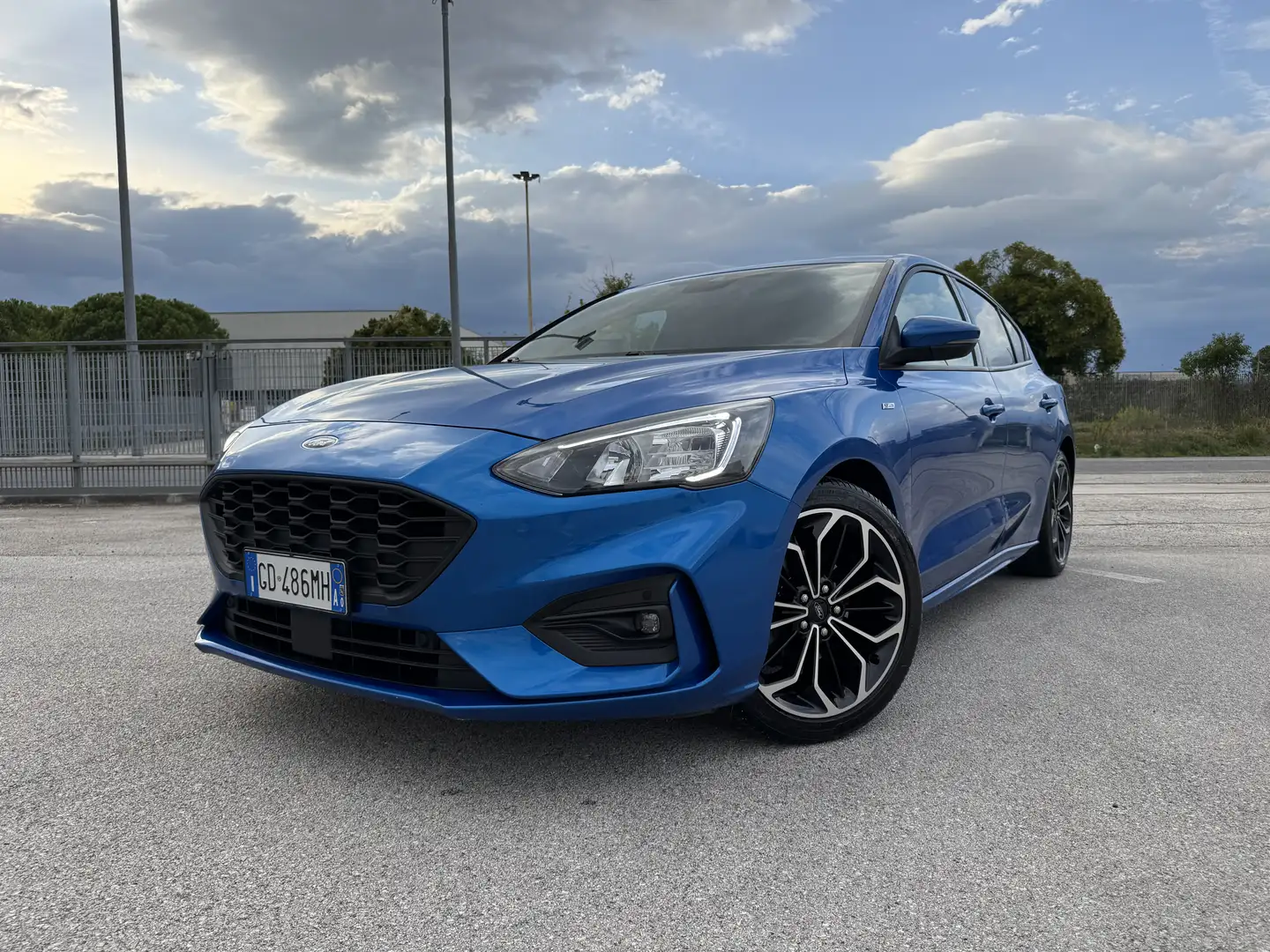 Ford Focus 1.5 ecoblue ST-Line s&s 120cv Bleu - 1