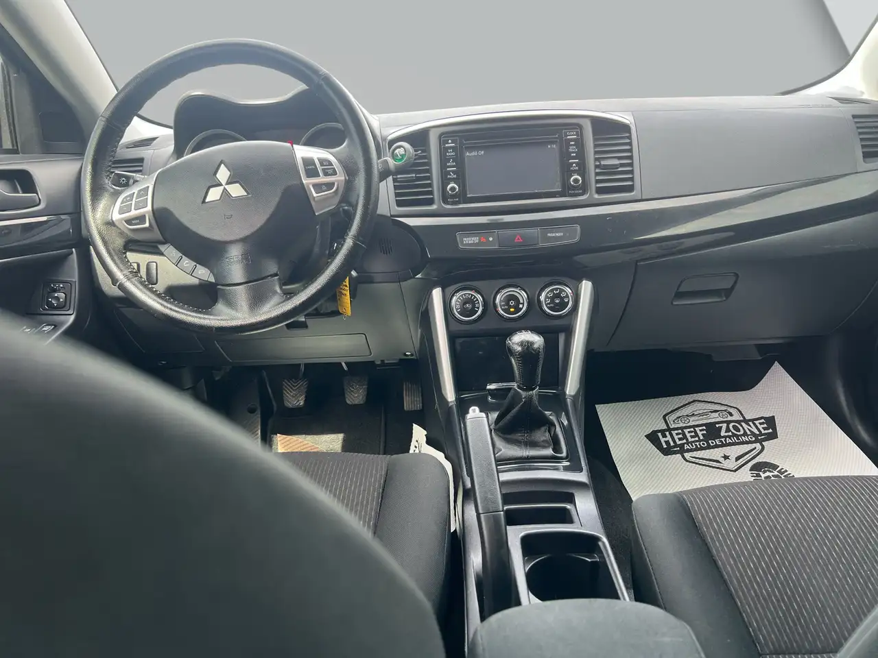 Mitsubishi Lancer снимка Mitsubishi Lancer