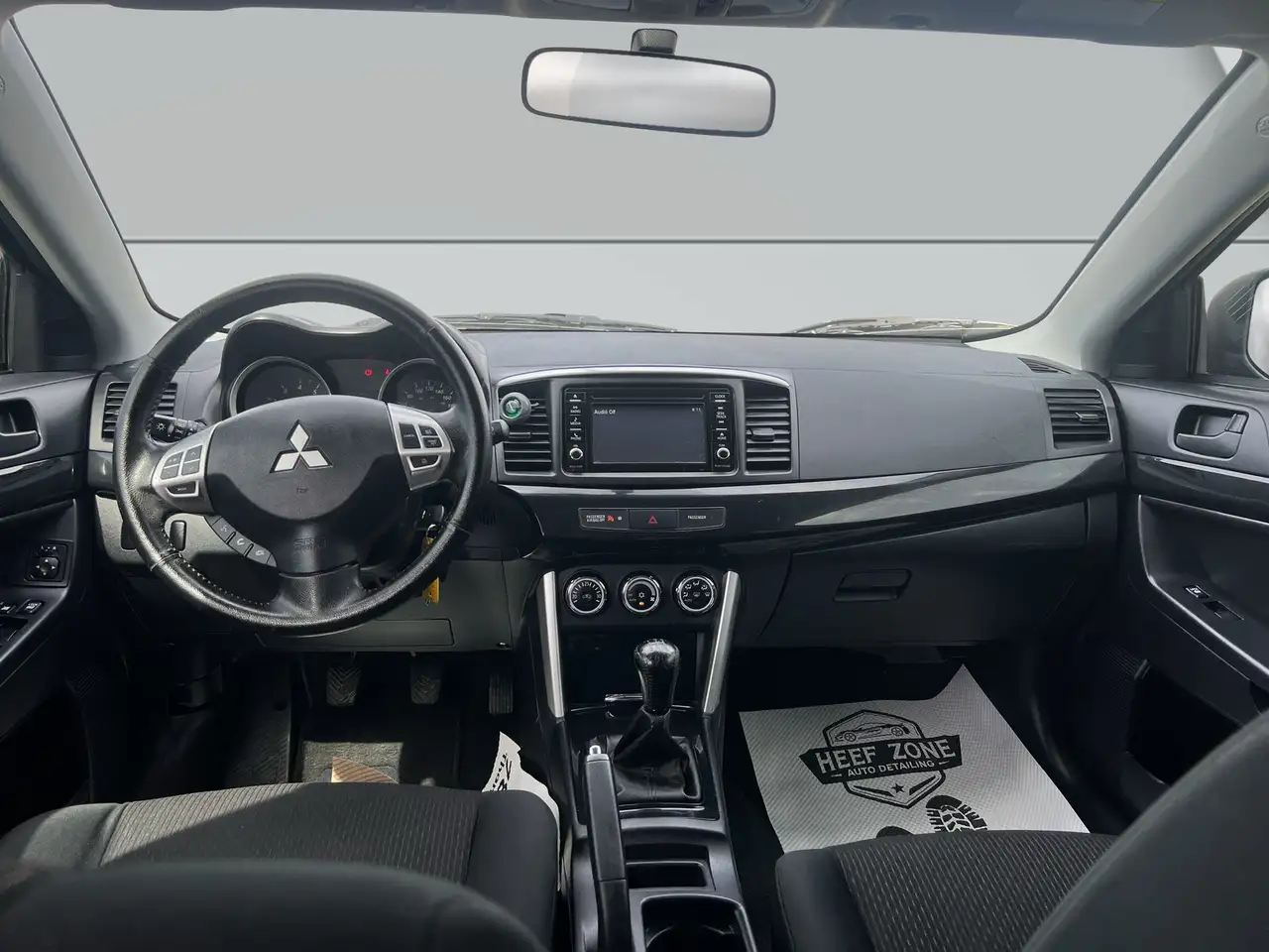 Mitsubishi Lancer снимка Mitsubishi Lancer