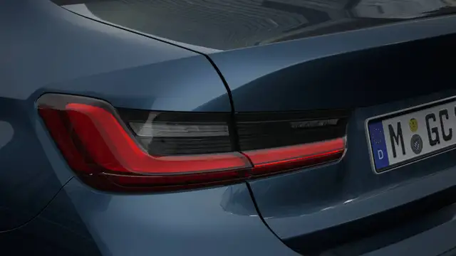 BMW 3 Series view 8