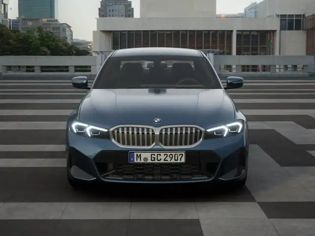 BMW 3 Series view 3