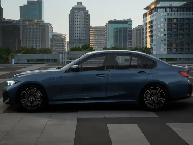 BMW 3 Series view 4