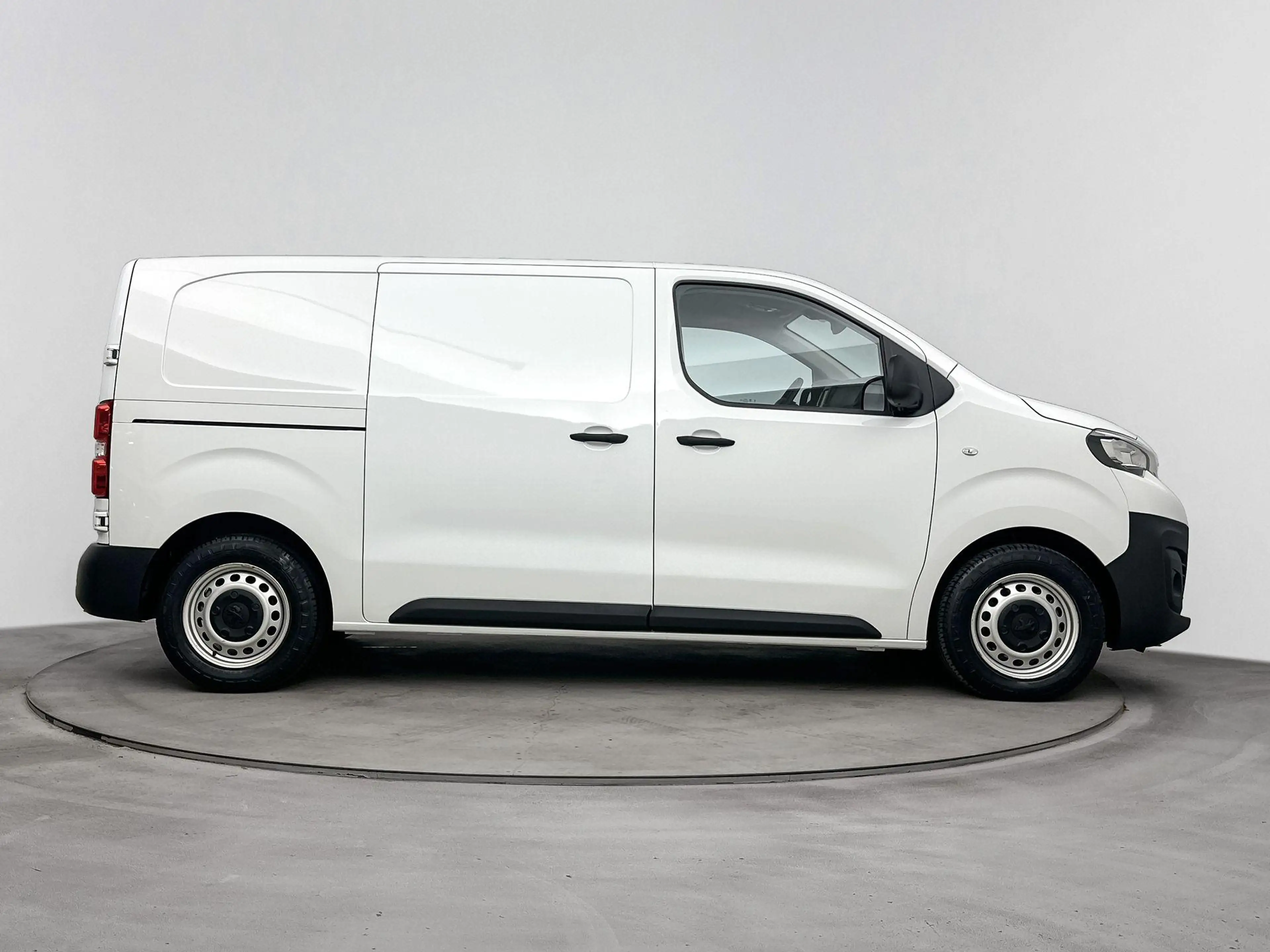 Peugeot e-Expert EV L2 75 kWh | Accu 96% | Airco | CarPlay | Cruise — photo 10