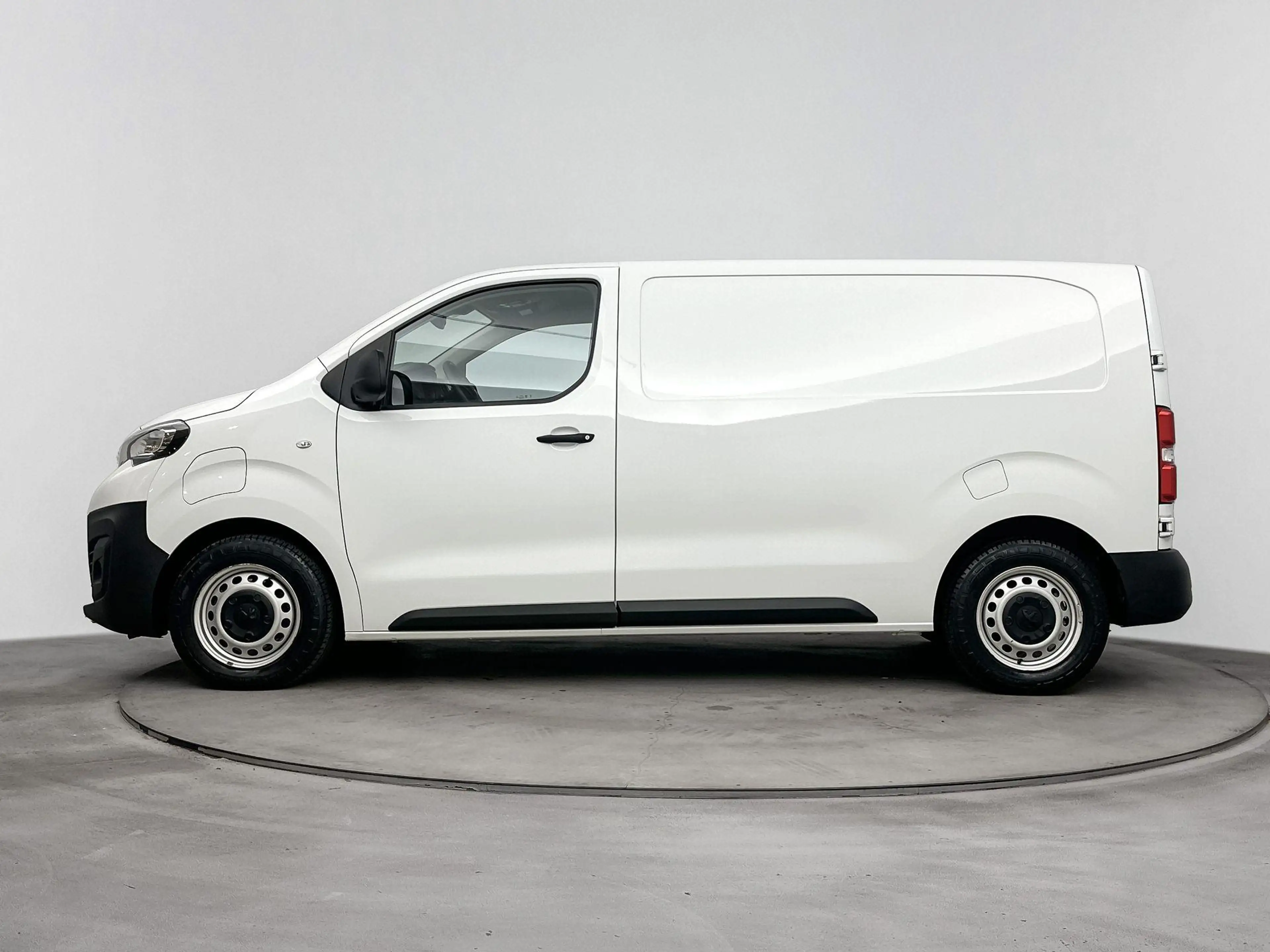 Peugeot e-Expert EV L2 75 kWh | Accu 96% | Airco | CarPlay | Cruise — photo 2