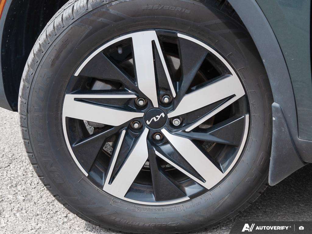 used 2023 Kia Sorento car, priced at $27,700