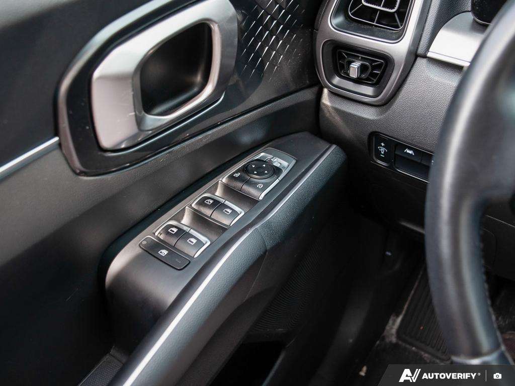 used 2023 Kia Sorento car, priced at $27,700