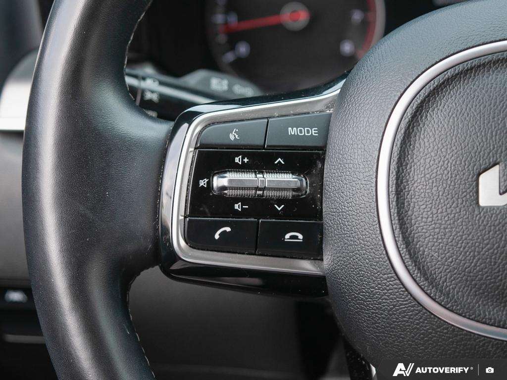 used 2023 Kia Sorento car, priced at $27,700