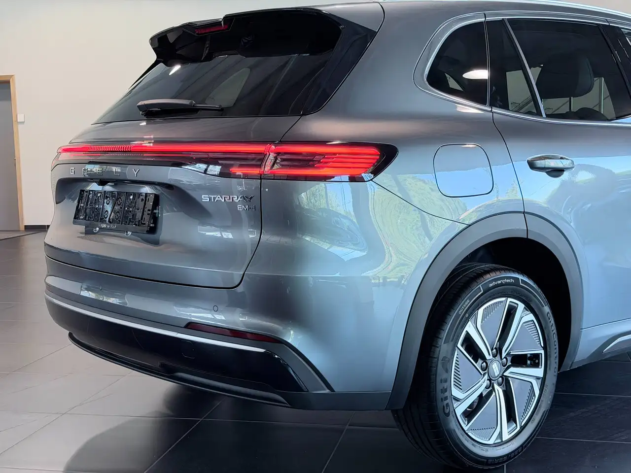 Geely Starray EM-i 2026 — фото 27