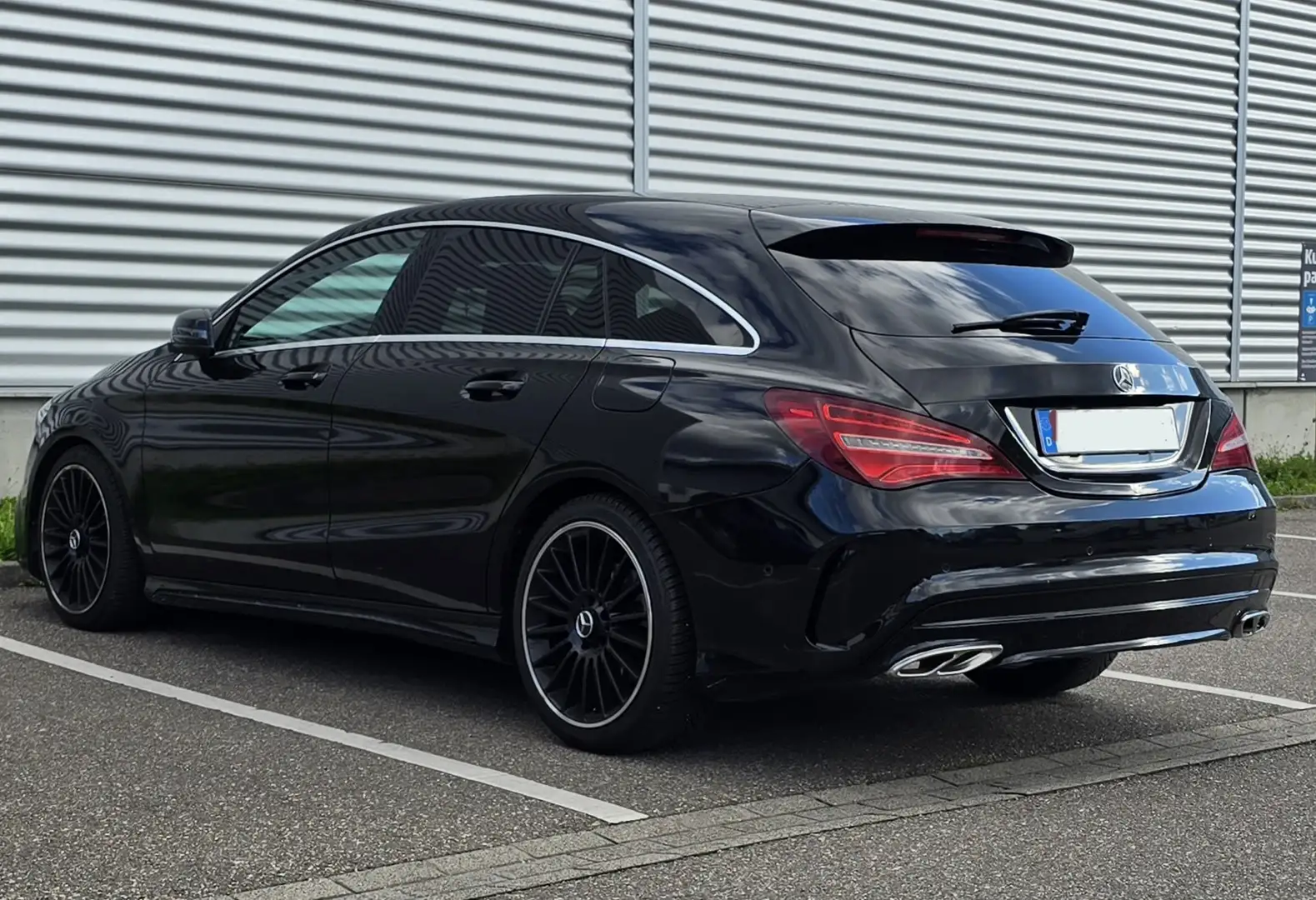 Mercedes-Benz CLA 220 Shooting Brake (CDI) d 7G-DCT AMG Line - 1