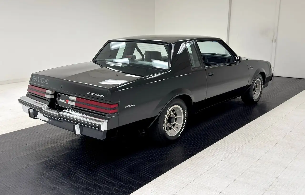 Buick Regal T-Type Turbo, foto 5
