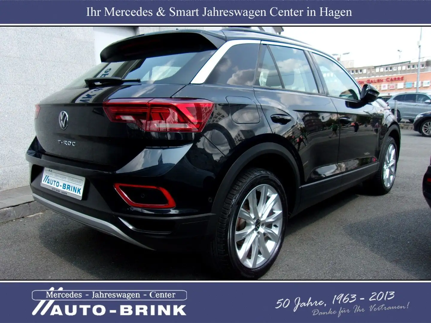 Volkswagen T-Roc Life mit abn AHK/LED/APP/akt.PTS/Alu/20tkm Schwarz - 1