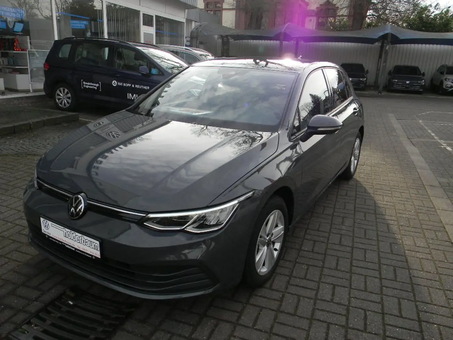 Volkswagen Golf VIII Lim. Life   1,5 eTSI DSG Kamera Grau - 2