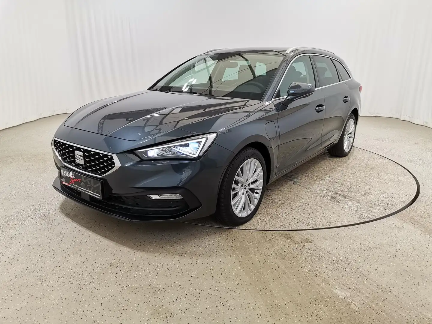 SEAT Leon 1.4 TSI Xcellence e-Hybrid LED|virt.Cock.|Navi|ACC Grau - 2