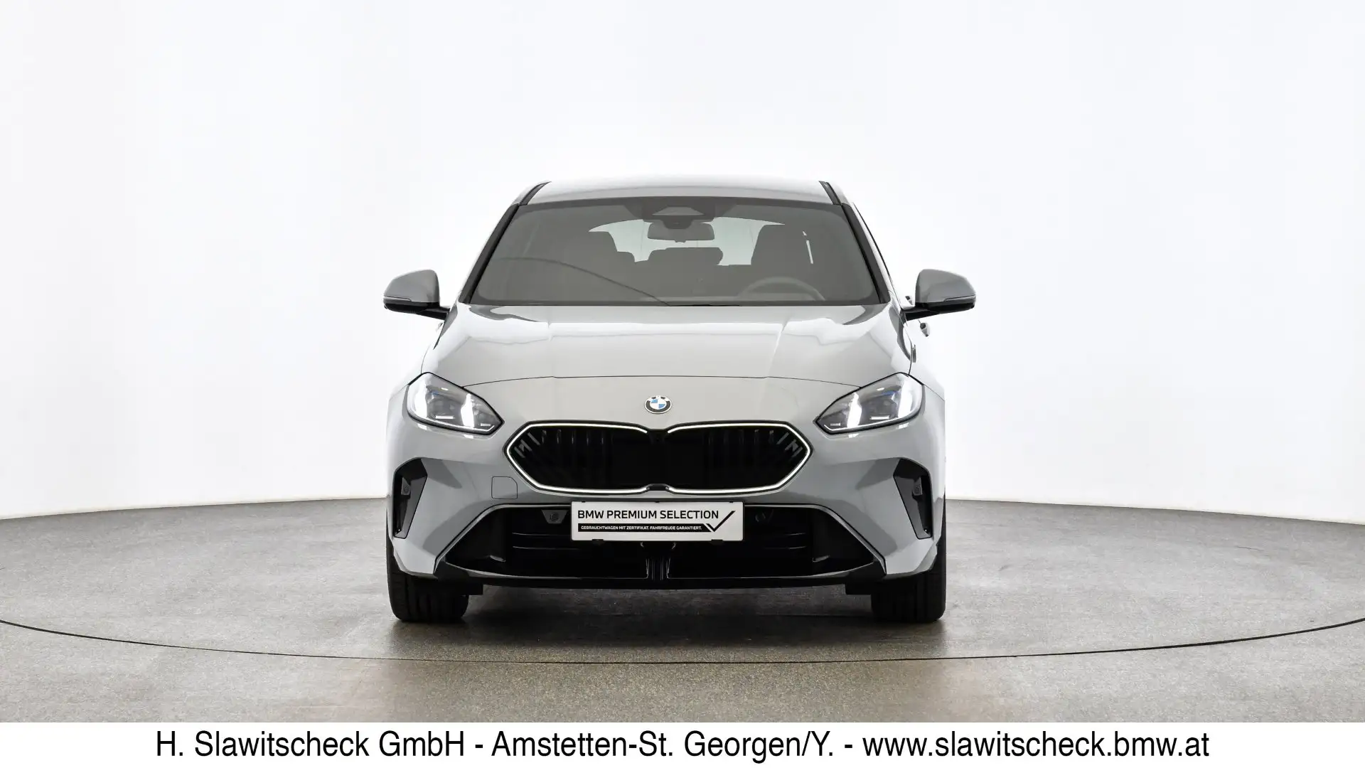 BMW 116 i F70 Grau - 2