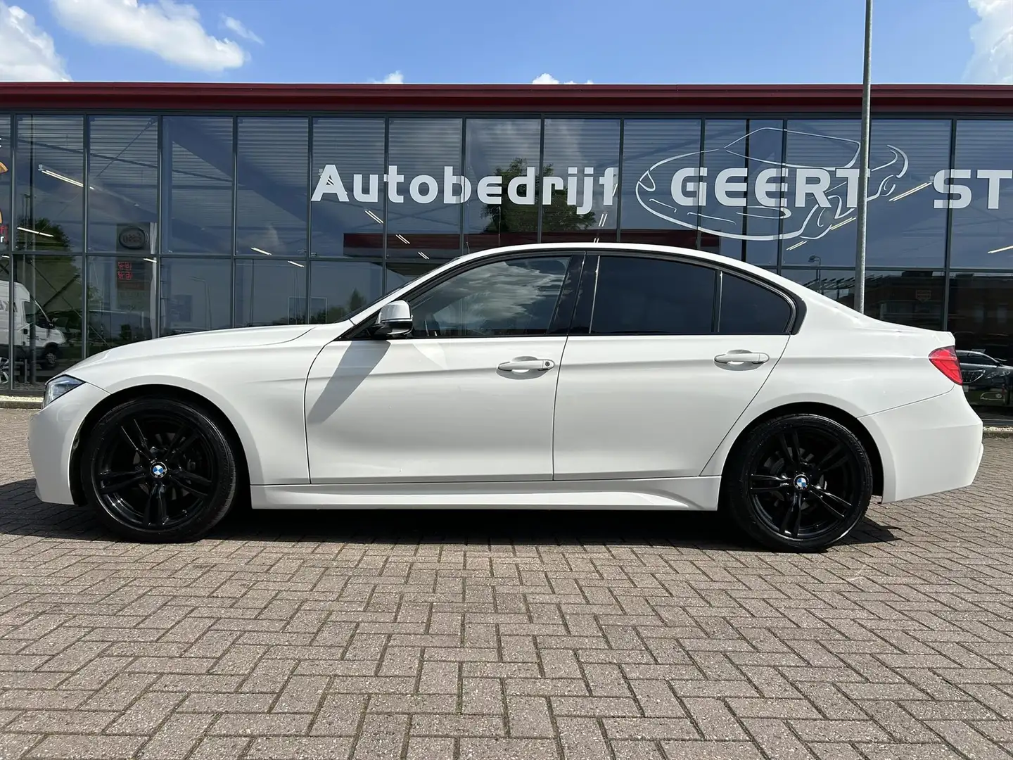 BMW 320 3-Serie (e90) 320i 184pk Aut Executive / M-pakket Blanco - 2