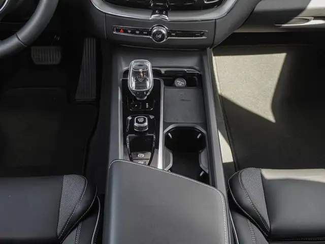 Volvo XC60 view 15
