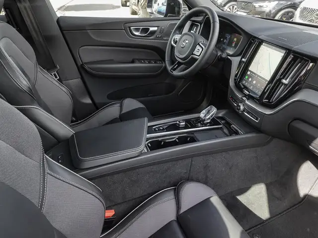Volvo XC60 view 9