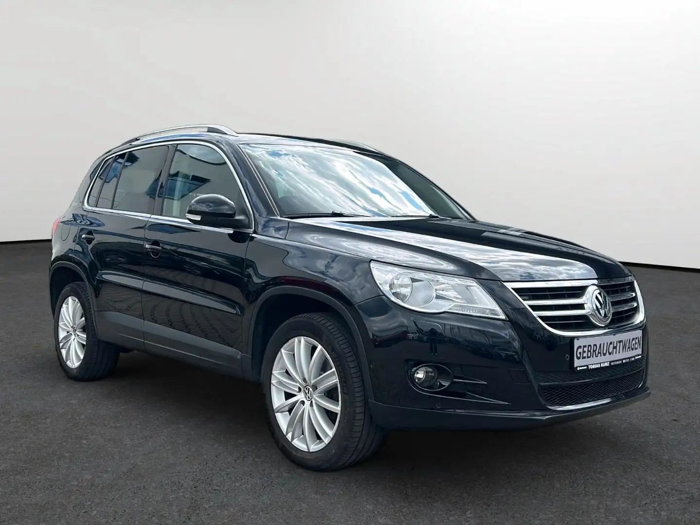 Volkswagen Tiguan 2.0 TDI 4MOTION Team Schwarz - 2
