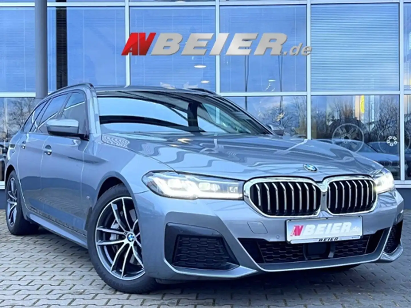 BMW 530 d M Sport AHK Panorama Laser Grau - 1