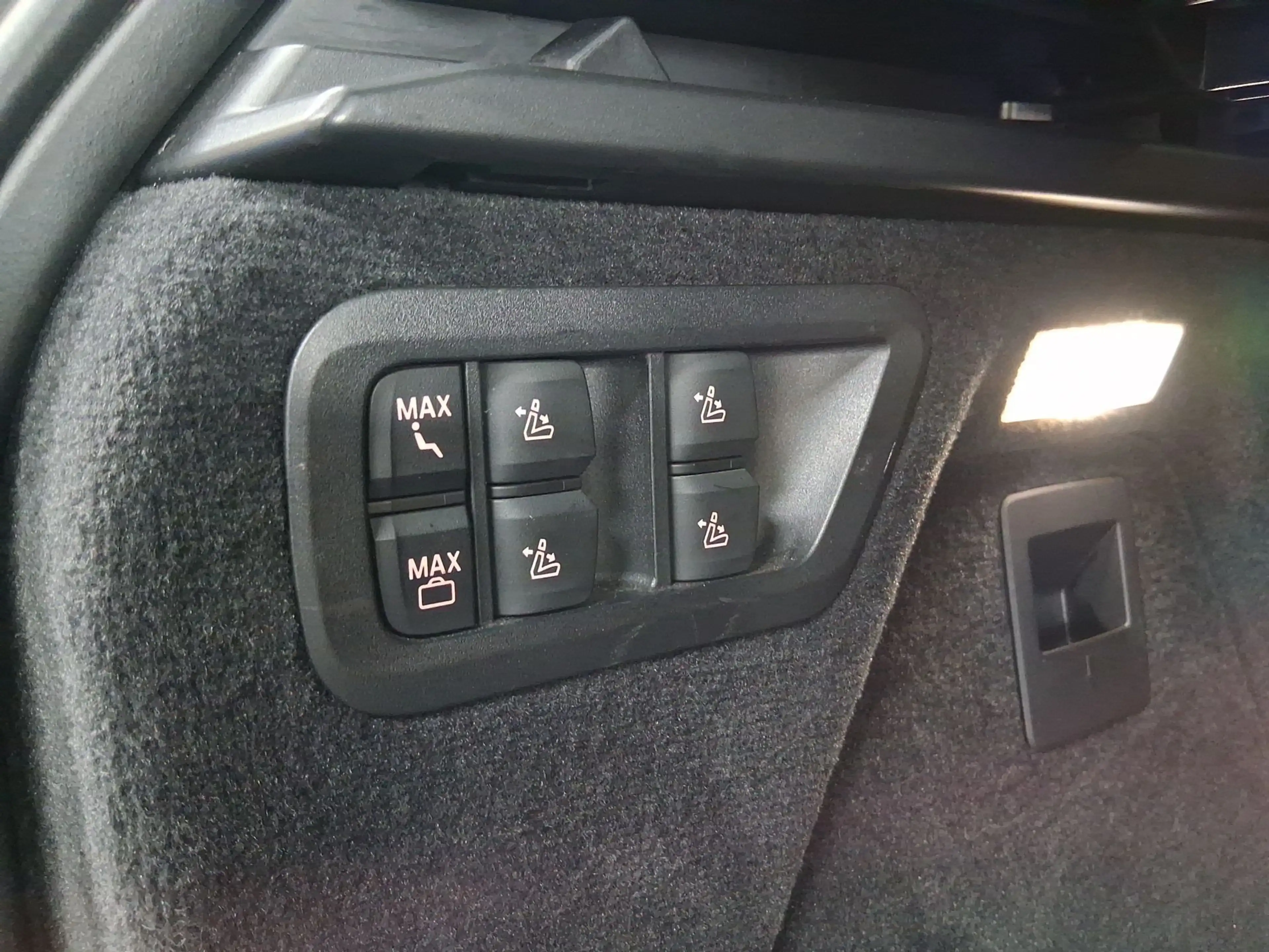 BMW X7 xDrive40d MSportPro*Integral*SkyLounge*6-Sitzer*Ic — photo 13