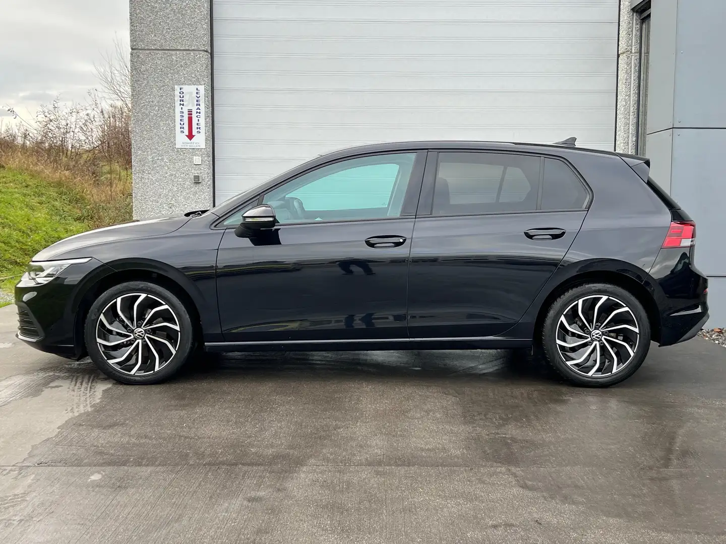 Volkswagen Golf 1.5 eTSI Life OPF DSG Noir - 2