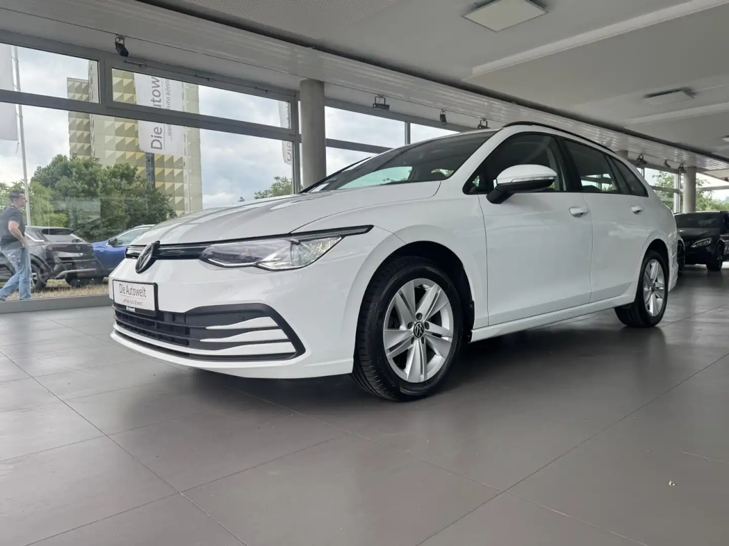 Volkswagen Golf VIII Variant Life 2.0 TDI DSG NAVI LED ACC Klima Weiß - 2