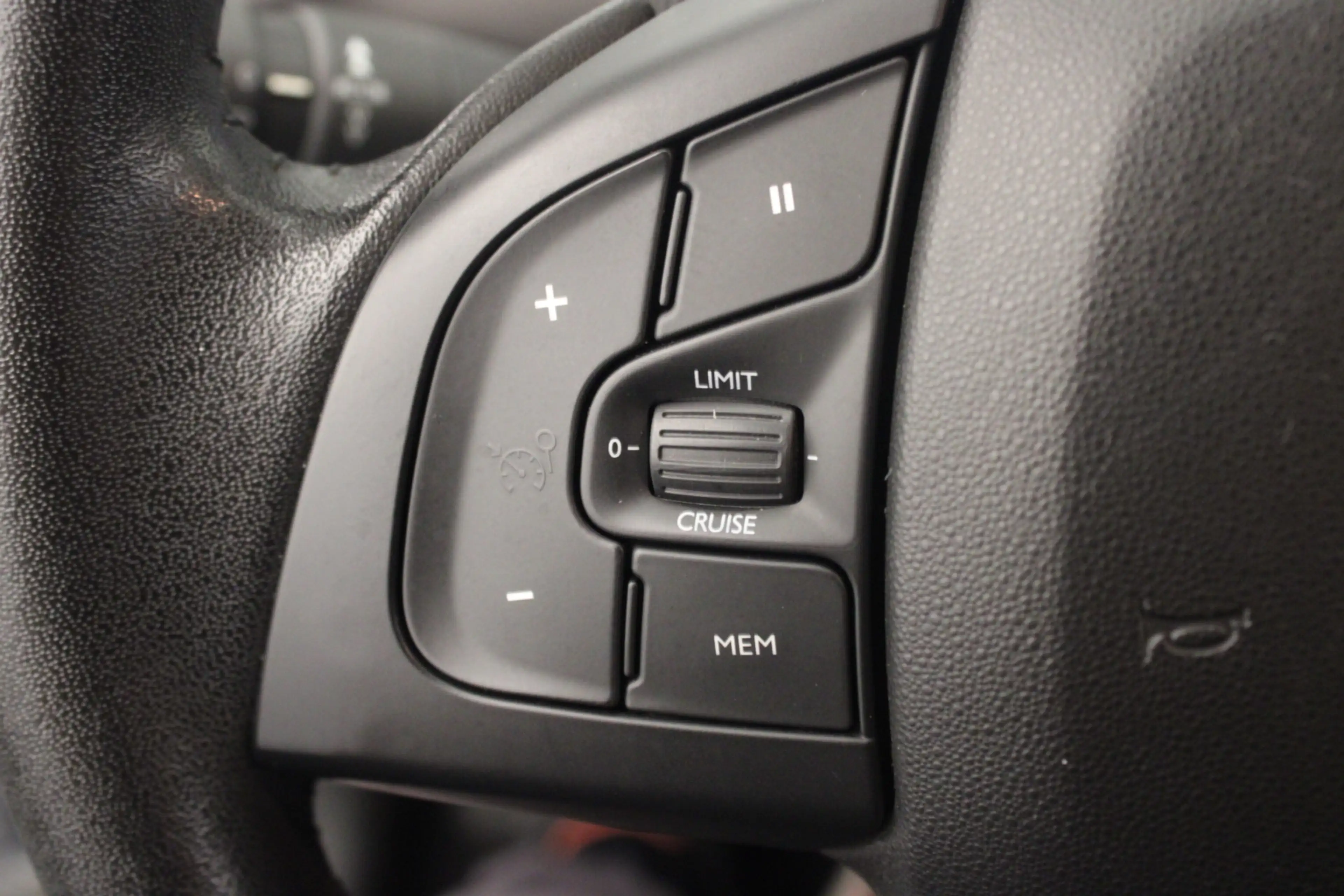Citroen C4 Cactus 1.2 PureTech Feel |Camera|Navi| — photo 18