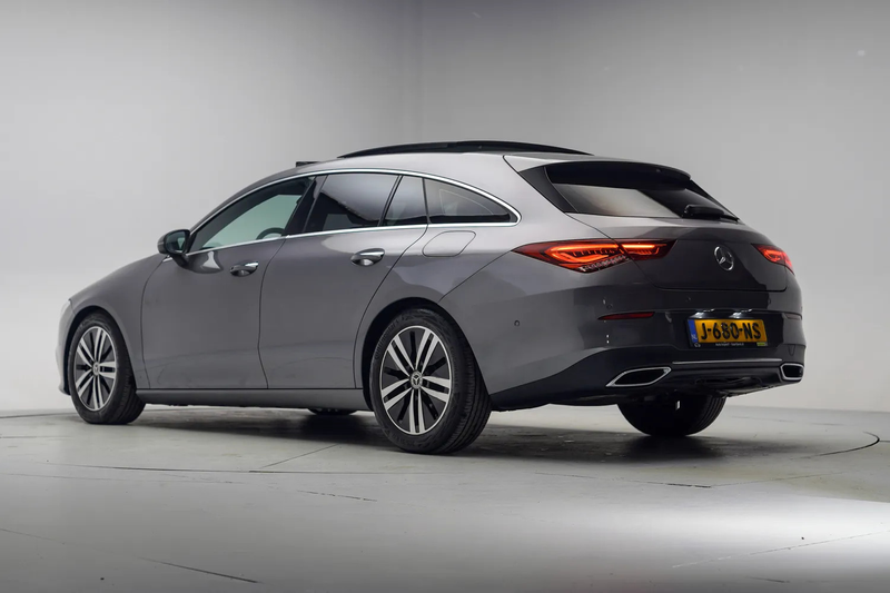 Mercedes-Benz CLA 180 SHOOTING BRAKE 180d Luxury Aut. [ Panorama Ambient — photo 3