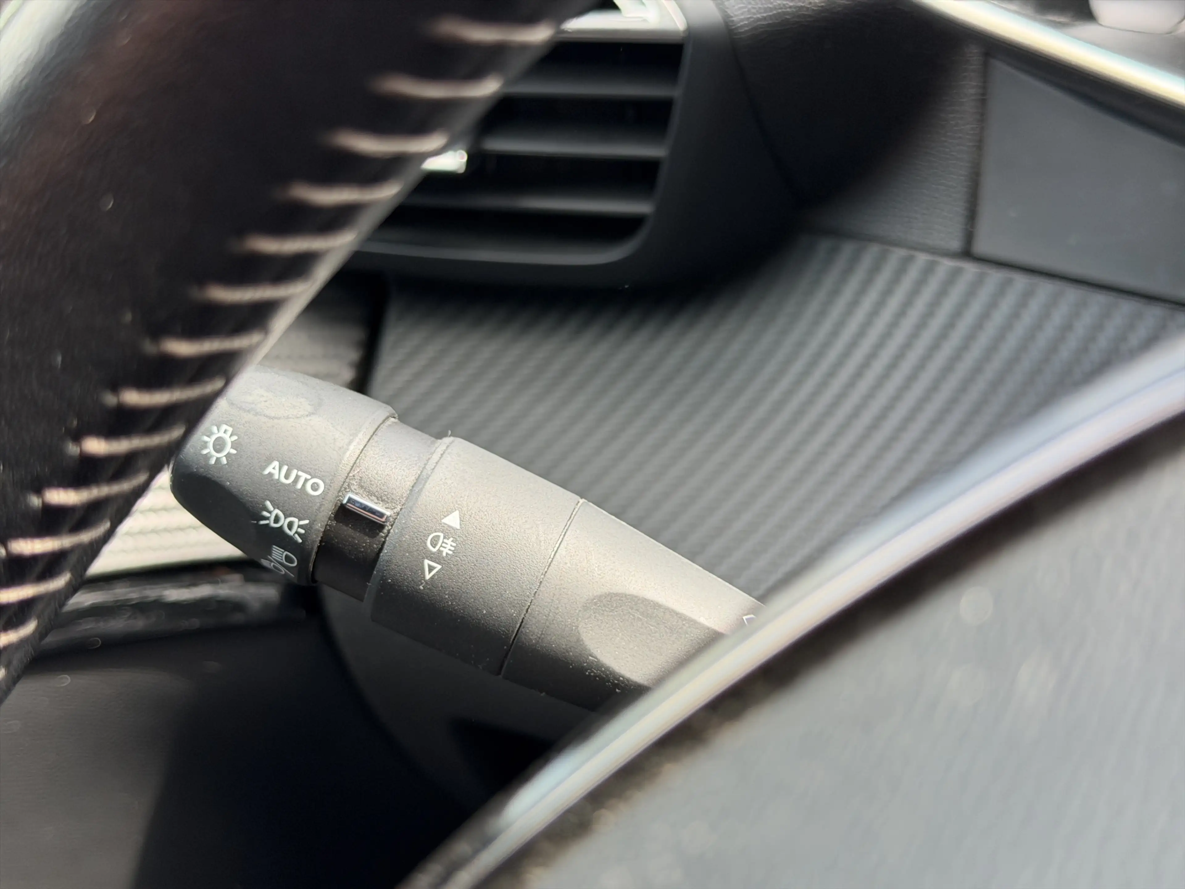 Peugeot 208 1.2 PureTech Blue Lease Allure Camera | Parkeersen — photo 15