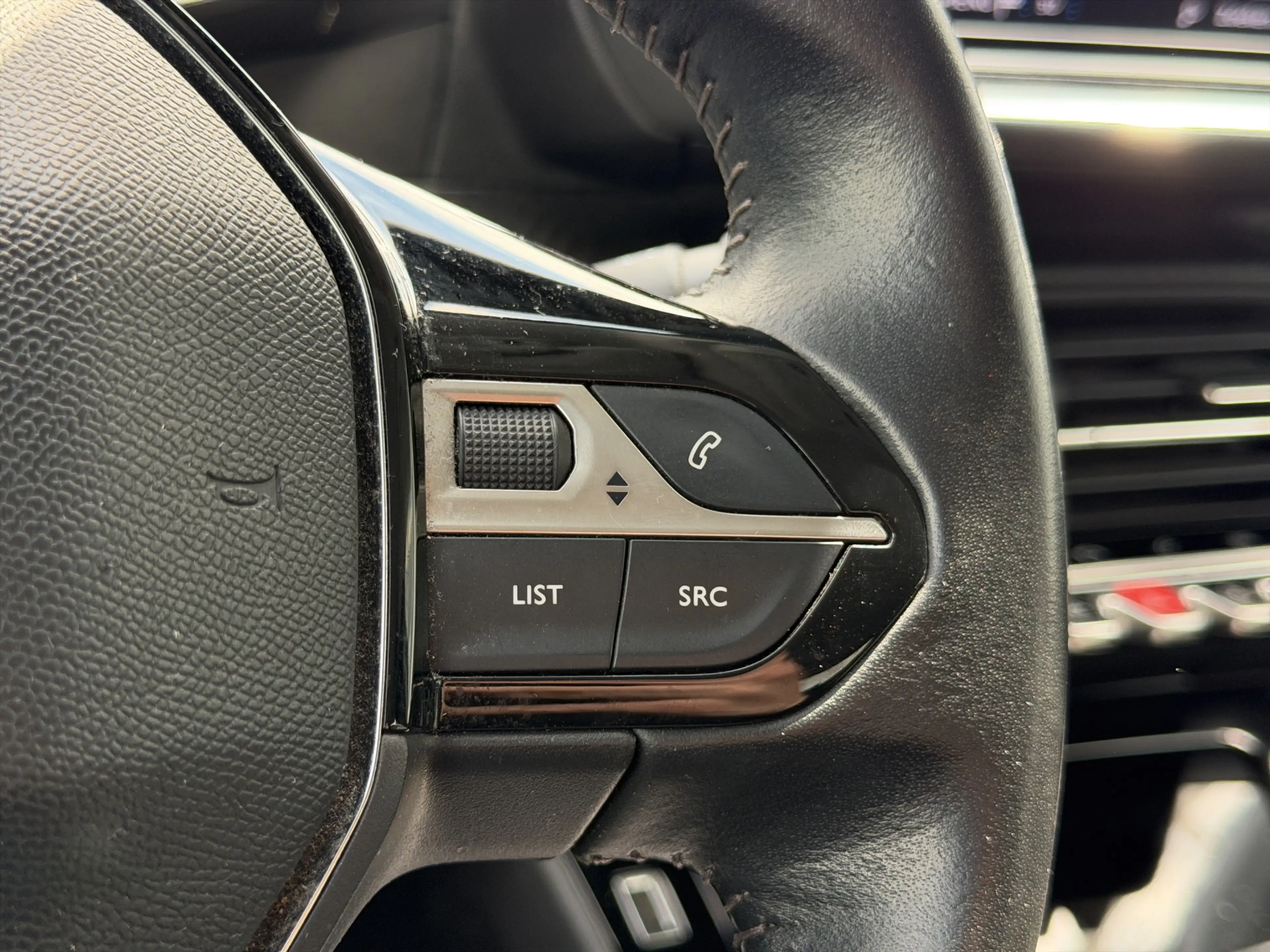 Peugeot 208 1.2 PureTech Blue Lease Allure Camera | Parkeersen — photo 13