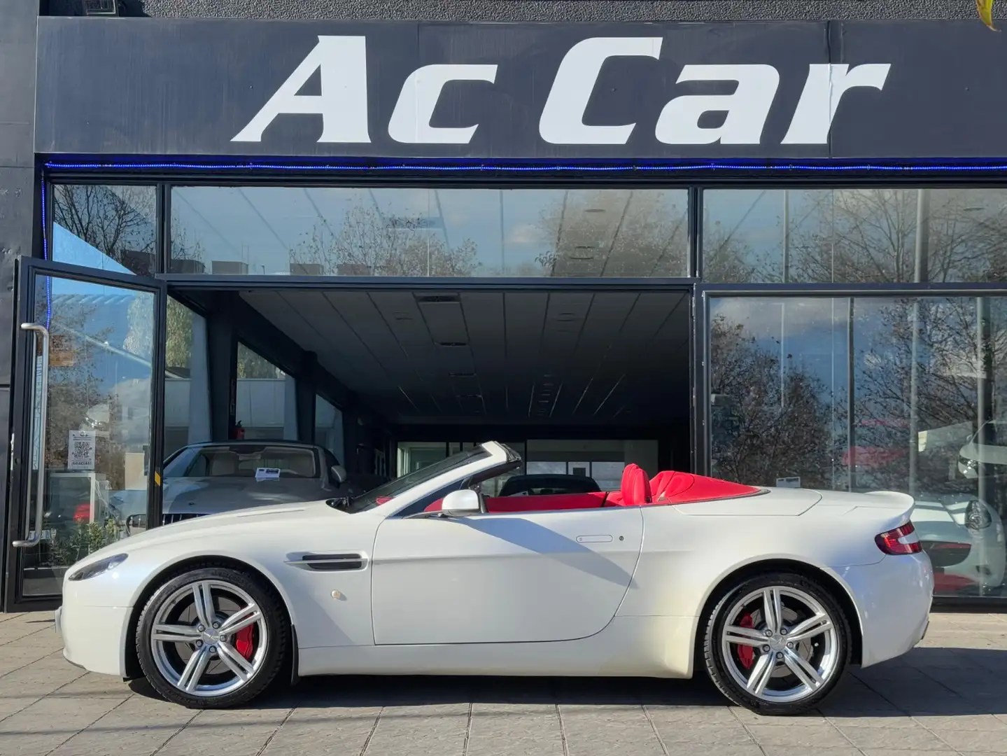 Aston Martin Vantage Roadster Blanco - 1