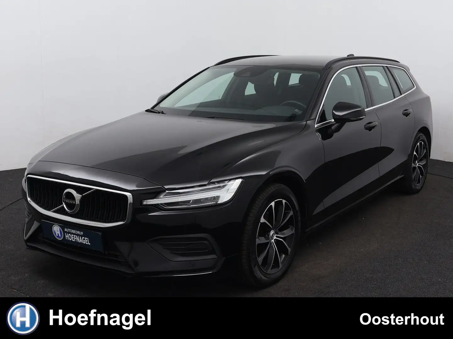 Volvo V60 2.0 B4 Momentum 197 PK | Automaat | Cruise Control Zwart - 1
