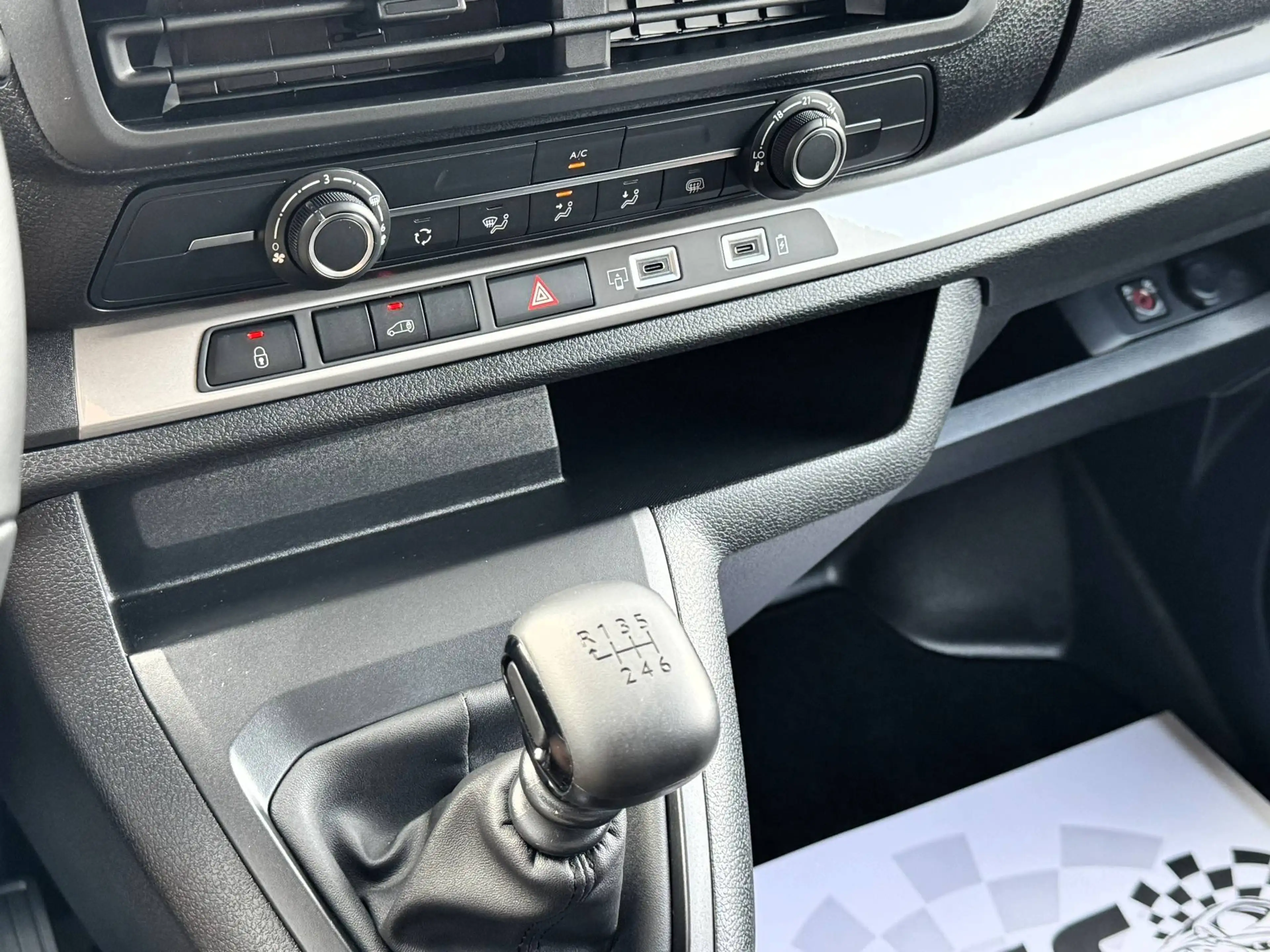 Peugeot Expert 4 1.5 BlueHDi L3 Long LED / CARPLAY / 360 CAMERA / PDC / NIEUWE BESTELWAGEN!!! — photo 13