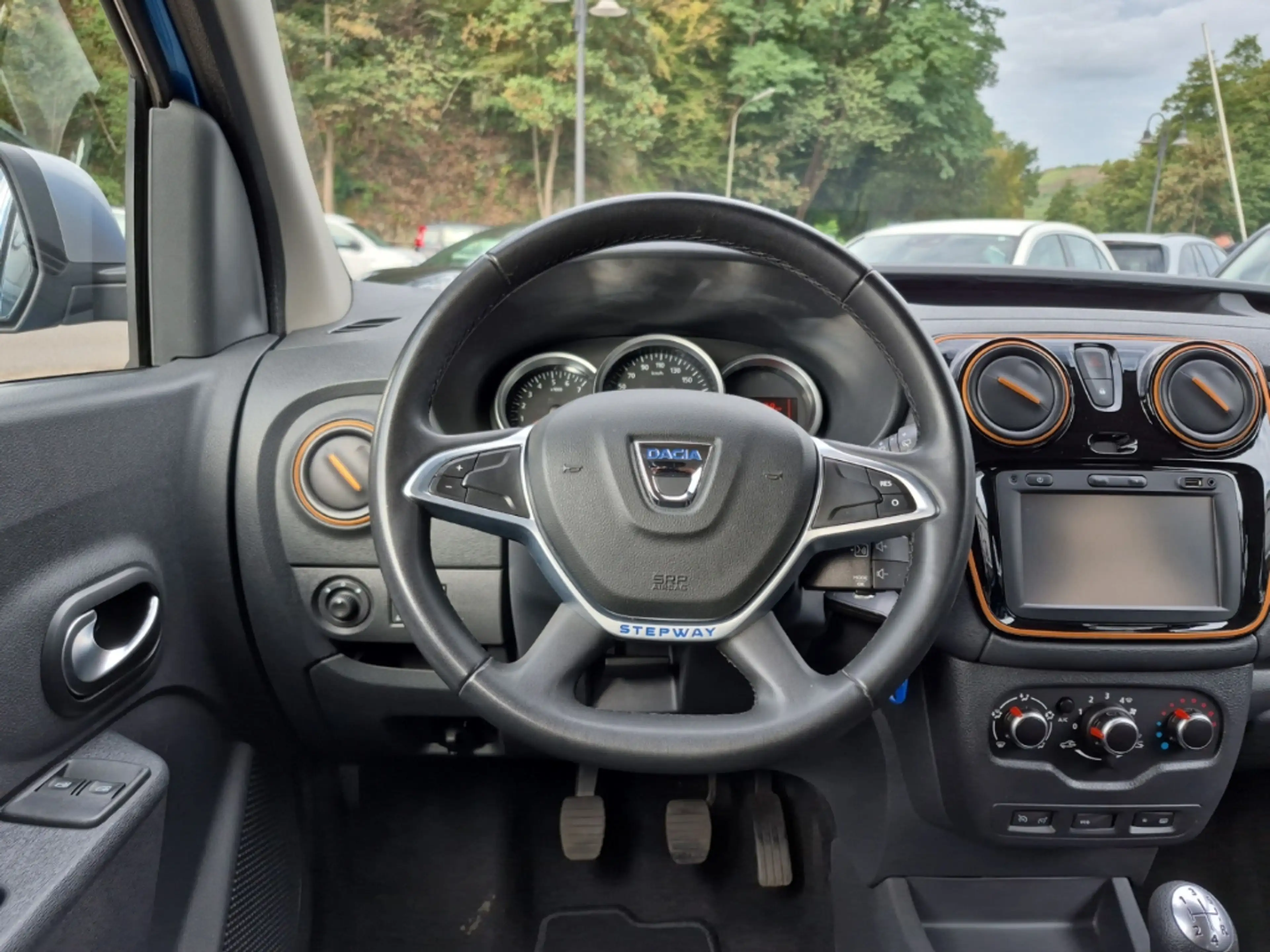 Dacia Dokker Stepway Celebration NAV LM Sitzheizung — photo 10