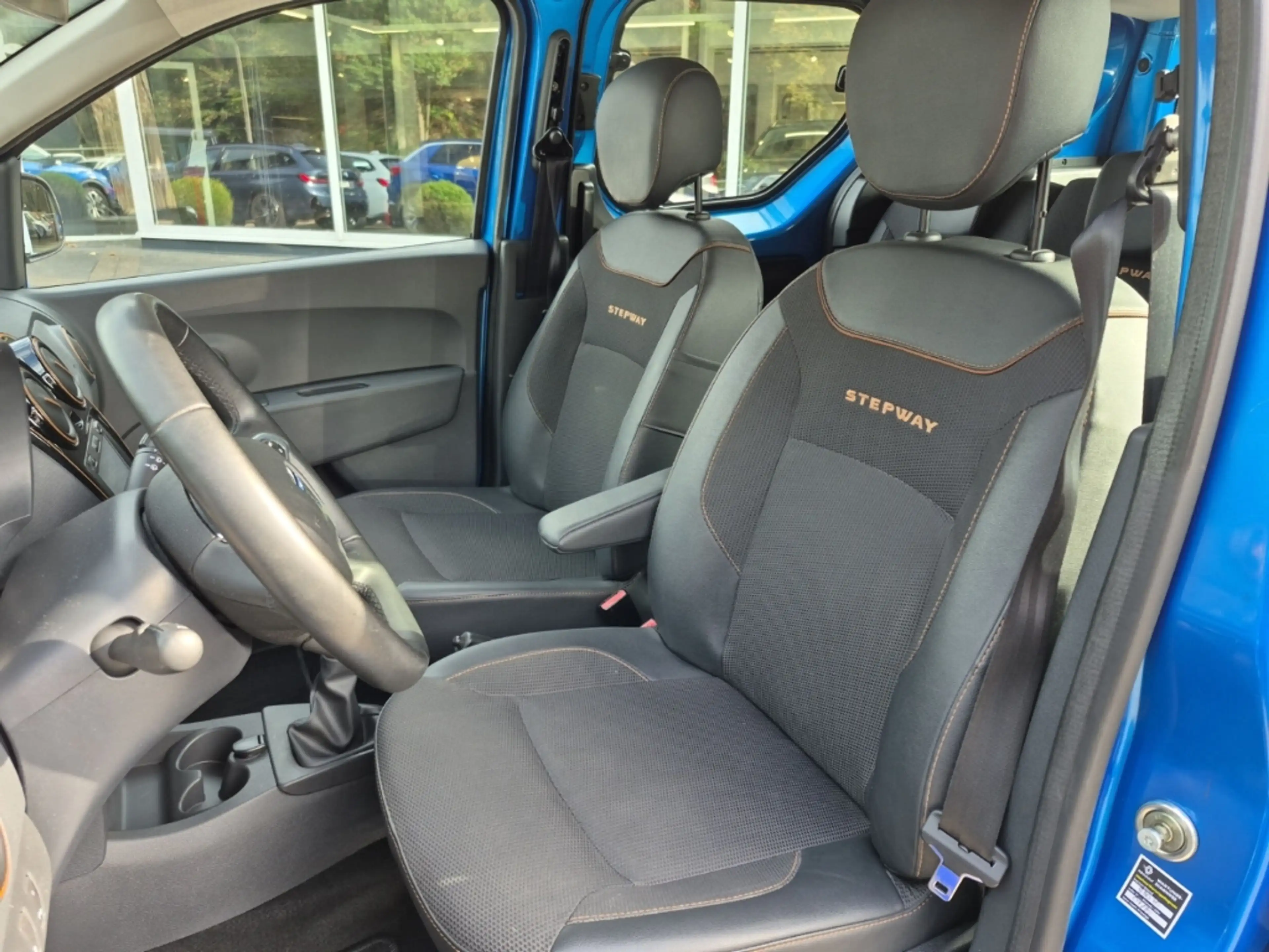 Dacia Dokker Stepway Celebration NAV LM Sitzheizung — photo 7