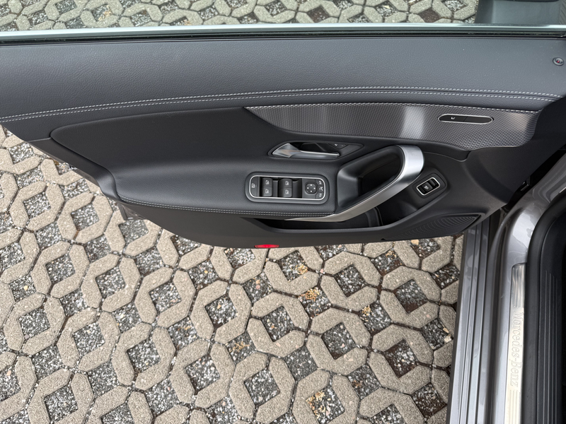 Mercedes-Benz CLA 180 PROGRESSIVE+SPUR PAKET+LED+VZE+ — photo 11