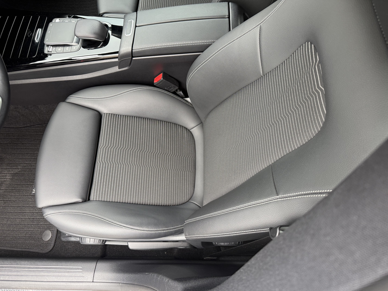 Mercedes-Benz CLA 180 PROGRESSIVE+SPUR PAKET+LED+VZE+ — photo 7