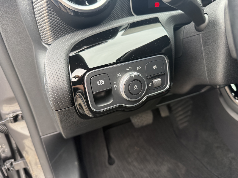 Mercedes-Benz CLA 180 PROGRESSIVE+SPUR PAKET+LED+VZE+ — photo 10