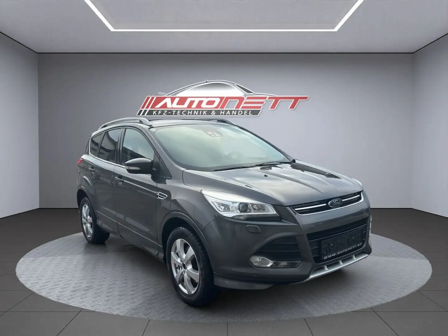 Ford Kuga Titanium S Grau - 1