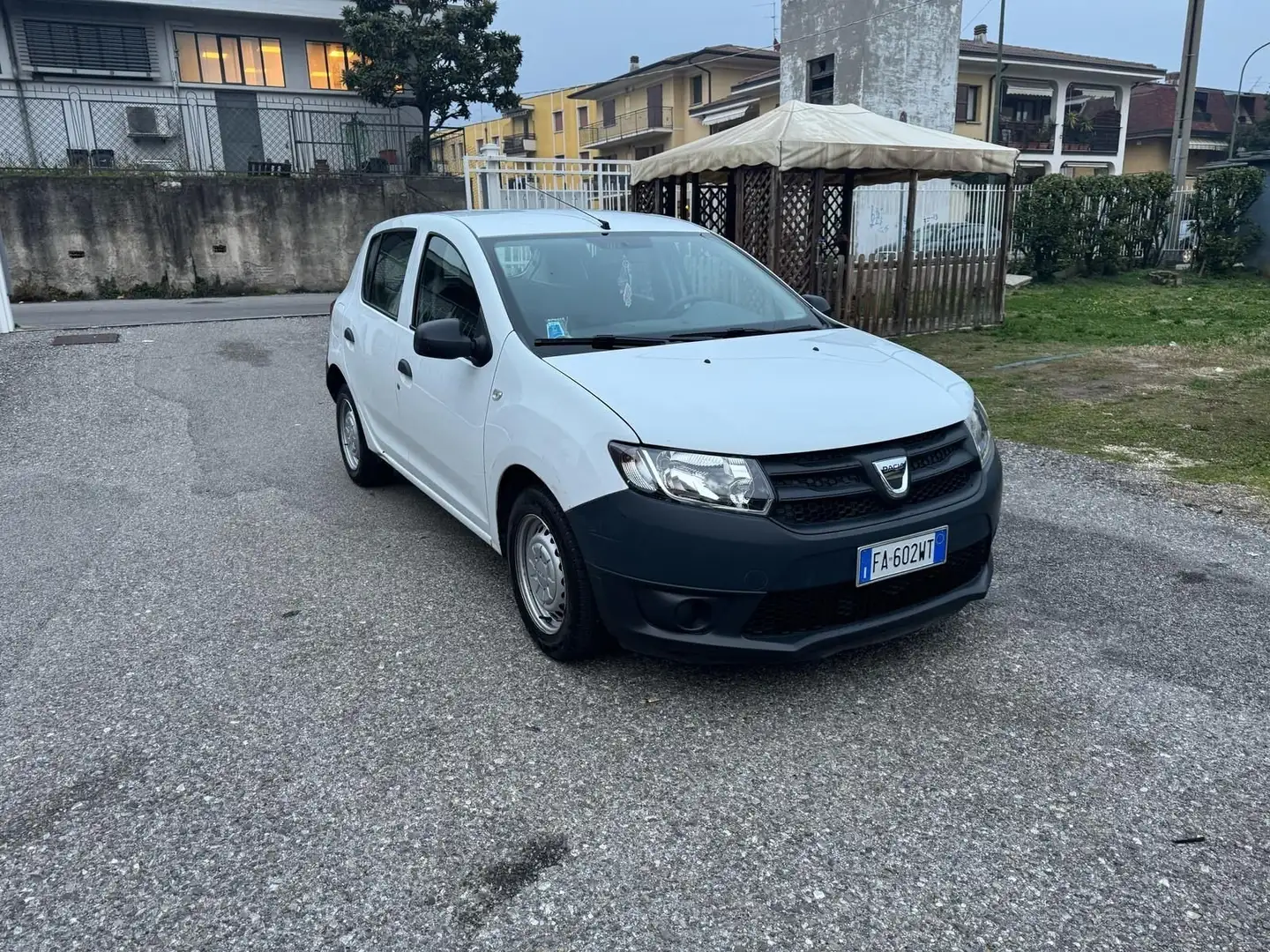 Dacia Sandero 1.4 8v Weiß - 2