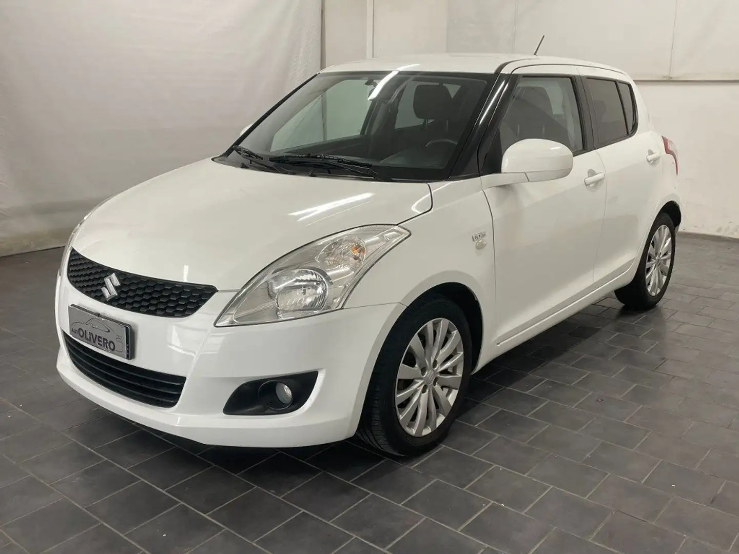 Suzuki Swift 1.3 DDiS 5 porte 75cv-UNIPRO-NEOPATENTATI Blanc - 2