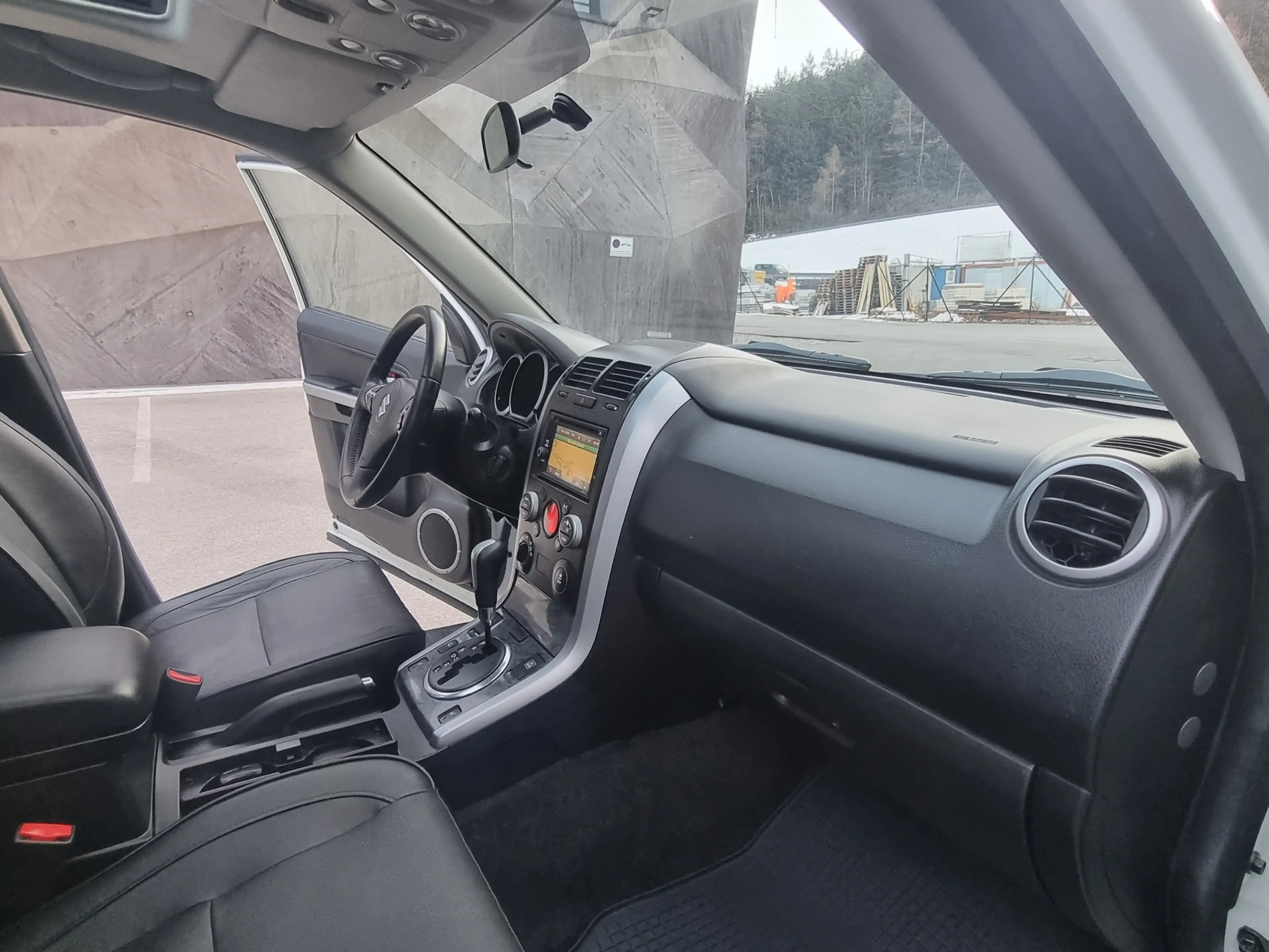 Suzuki Grand Vitara 2,4 VX-E Executive L4 Aut.**AHK**LEDER**NAVI**RFK* — photo 12