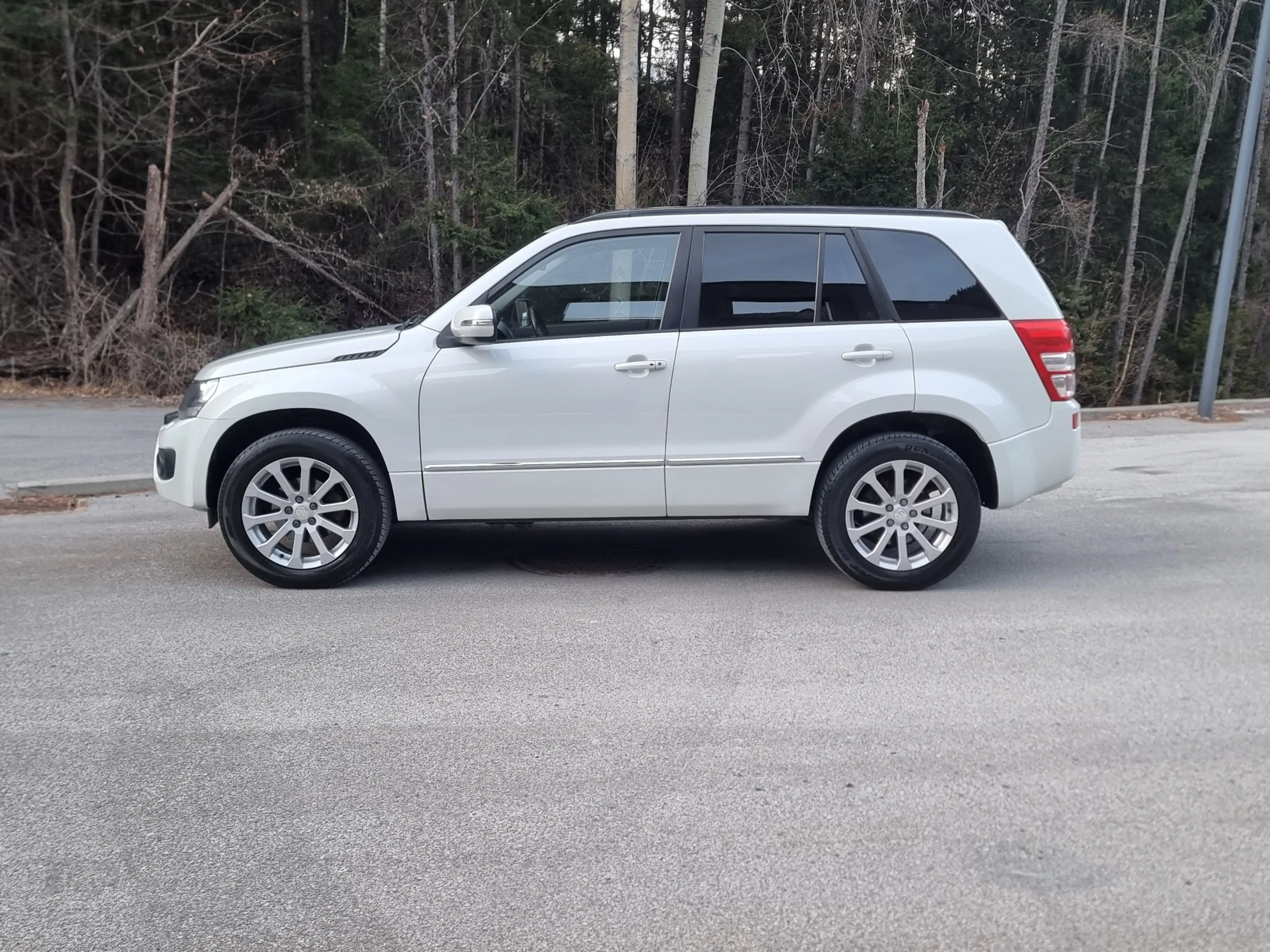 Suzuki Grand Vitara 2,4 VX-E Executive L4 Aut.**AHK**LEDER**NAVI**RFK* — photo 6