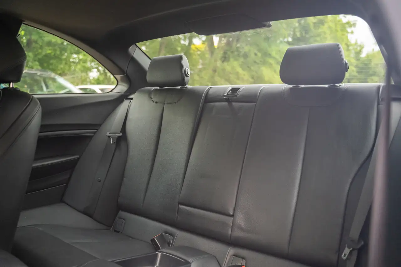 BMW 2 Series photo BMW 2 Series