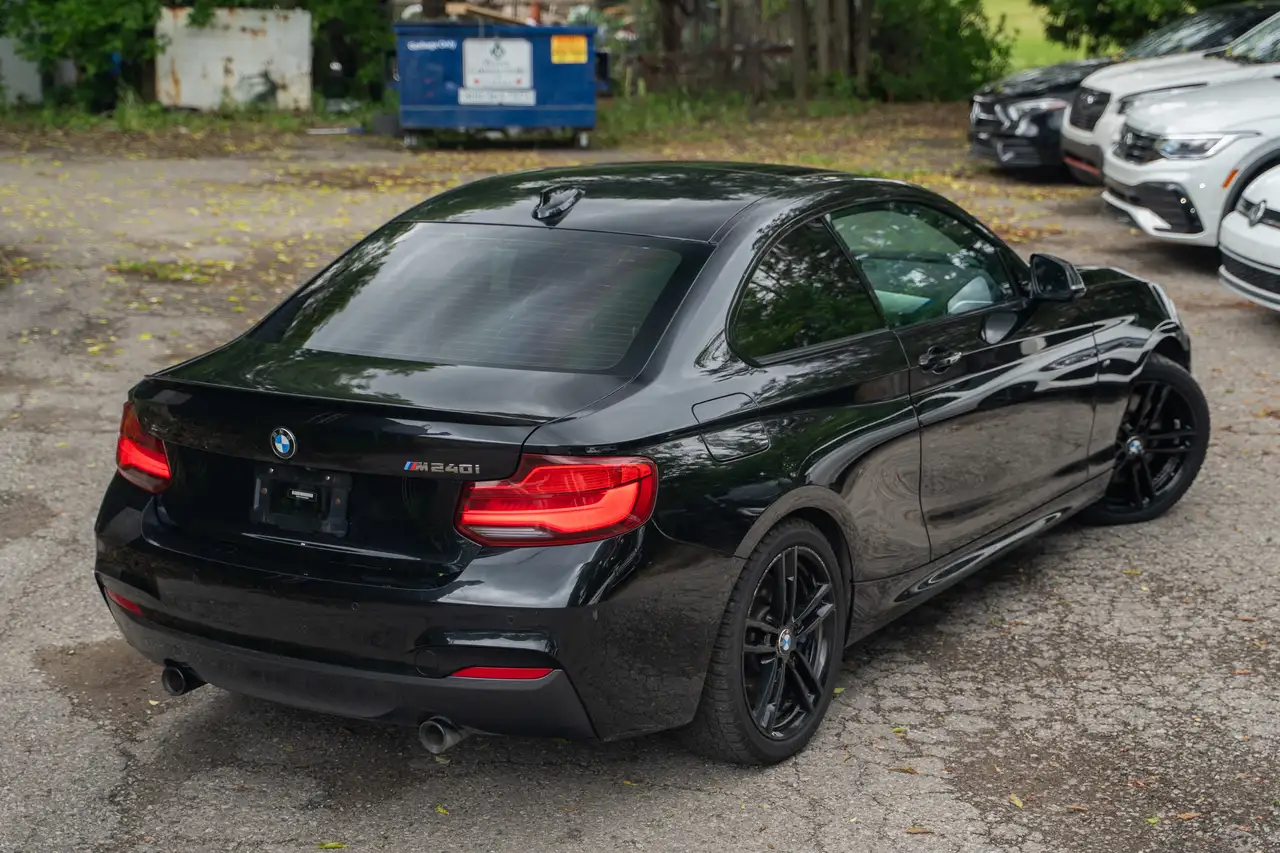 BMW 2 Series photo BMW 2 Series