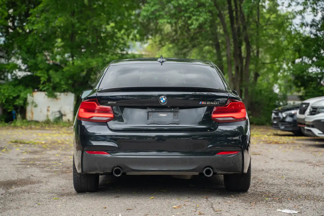 BMW 2 Series photo BMW 2 Series